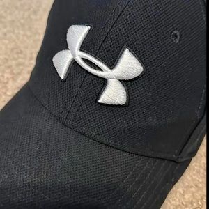Under Armour Black Flexfit Hat (M/L)